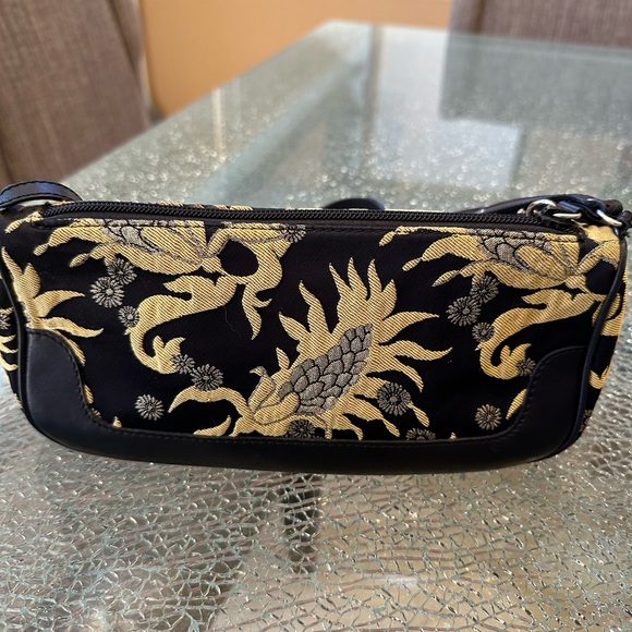 VINTAGE DOLCE & GABBANA, BLACK & GOLD TAPESTRY HANDBAG 10 X 4.5 X 3” EUC - Picture 4 of 13